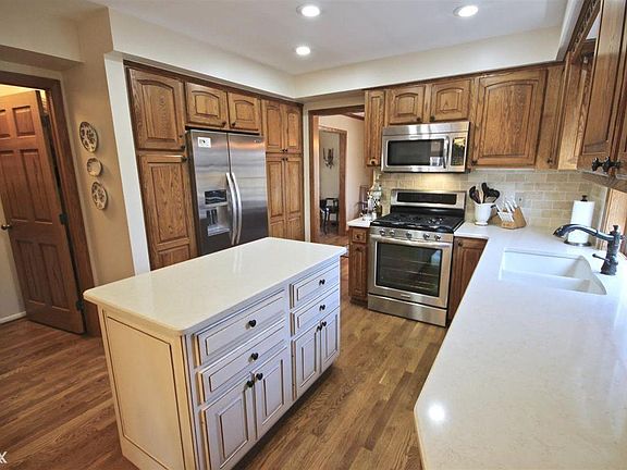 2nd image of 6770 Donnybrook Dr