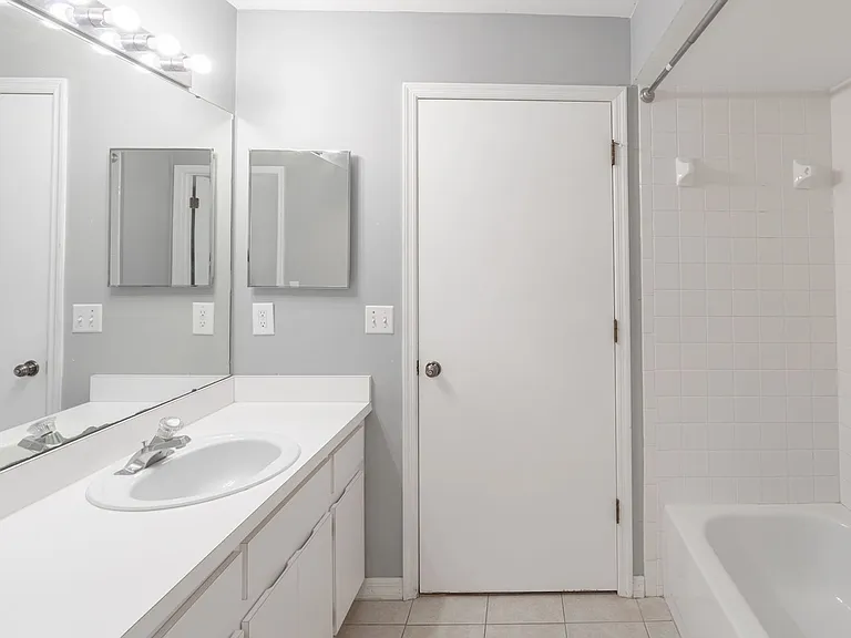 10435 Crestfield Dr — Photo 38