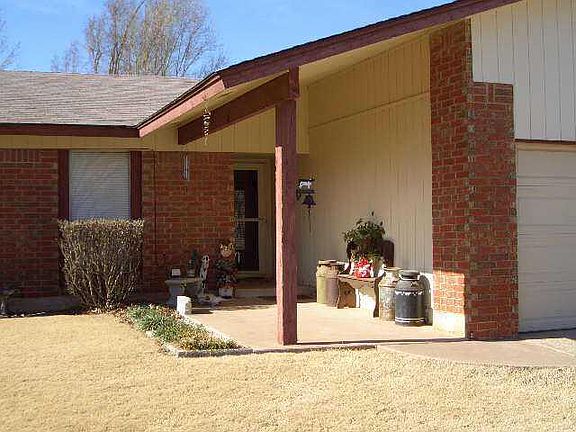 2nd image of 535 S Forest Ct