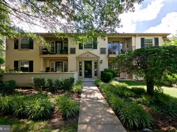 5902 Surrey Hill Pl #706, Springfield, VA 22152