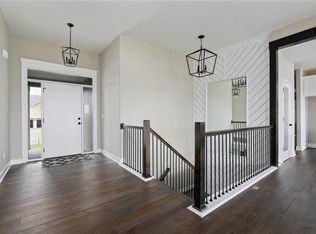 1308 NW Hickorywood Ct, Grain Valley, MO 64029