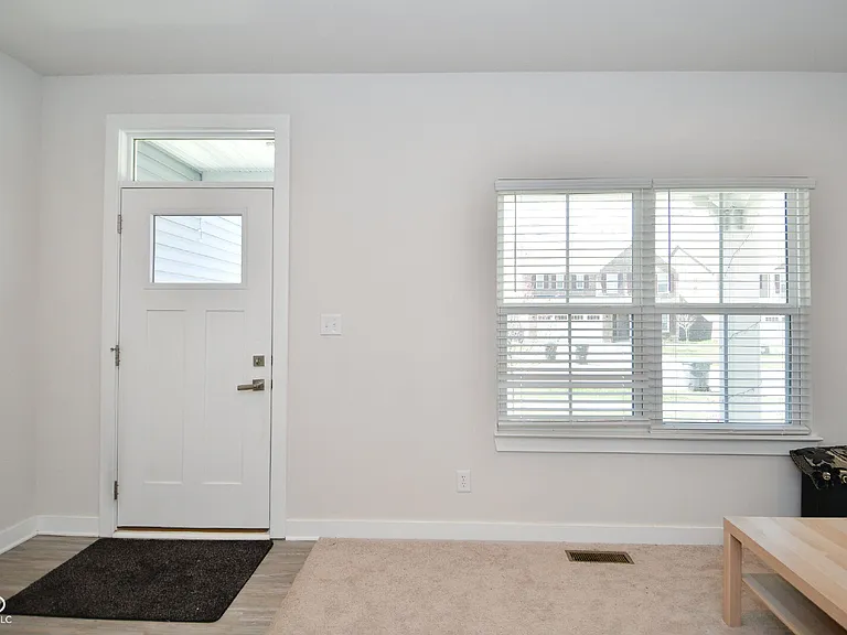 379 Gathering Ln — Photo 4