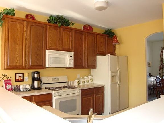 Spacious/Open Entertainment Friendly Kitchen