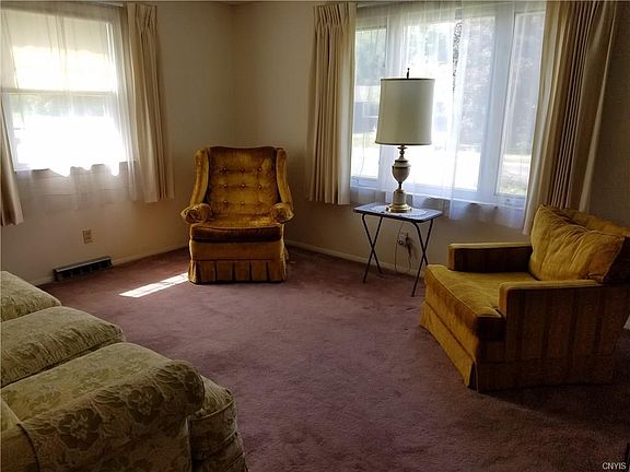 5th image of 233 Dorwin Ave