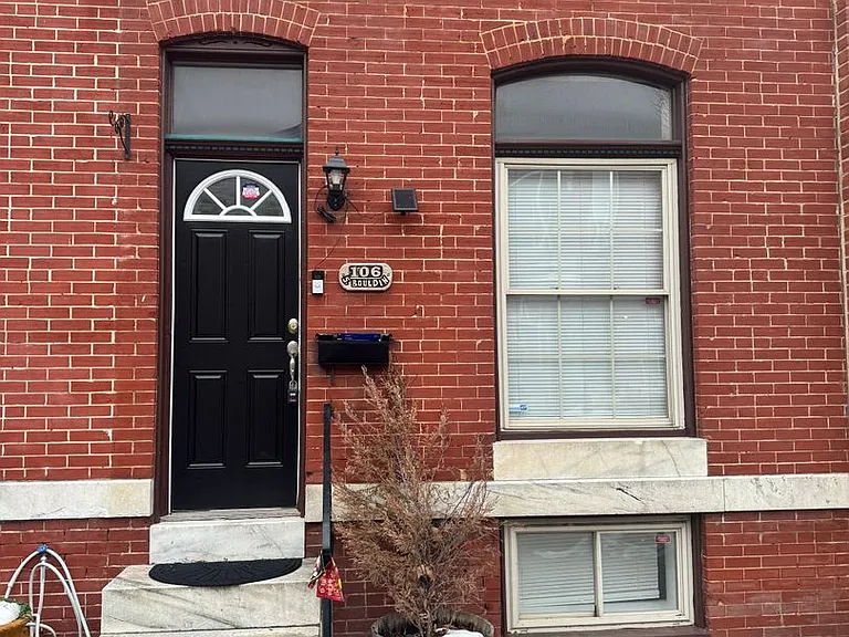 106 S Bouldin St — Photo 2