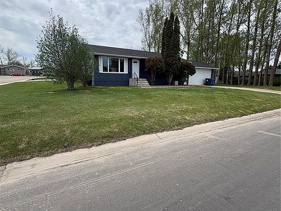 2nd image of 660 Alberta AVENUE