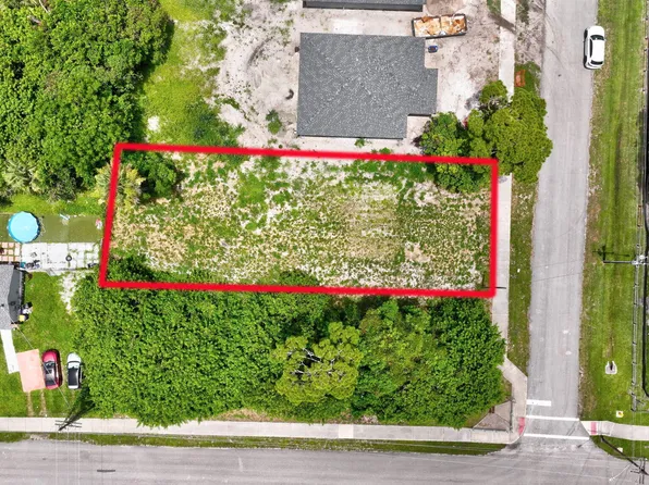 5684 SE 45th Avenue SE, Stuart, FL 34997