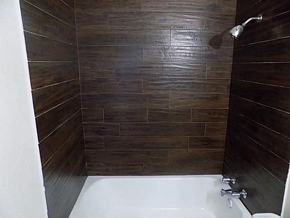 5th image of 1209 Windemere Dr
