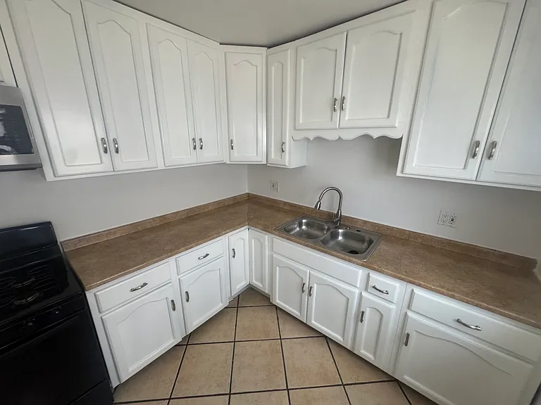 343 N Benton Way — Photo 10