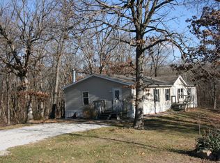 477 W Crofton Hall Rd, Sturgeon, MO 65284