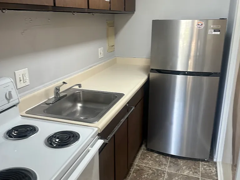 815 S State St #16 — Photo 4