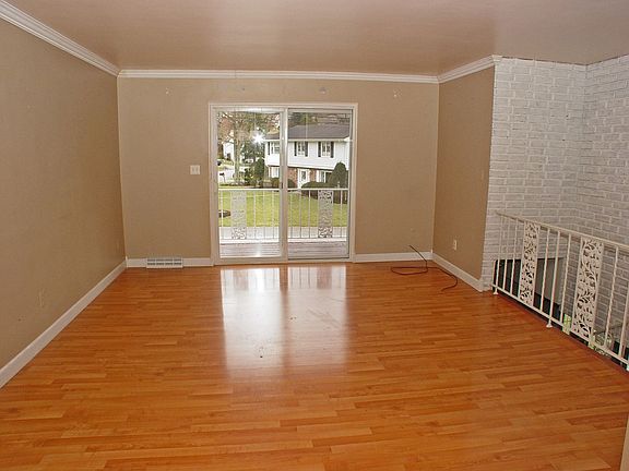 5th image of 200 Country Club Blvd