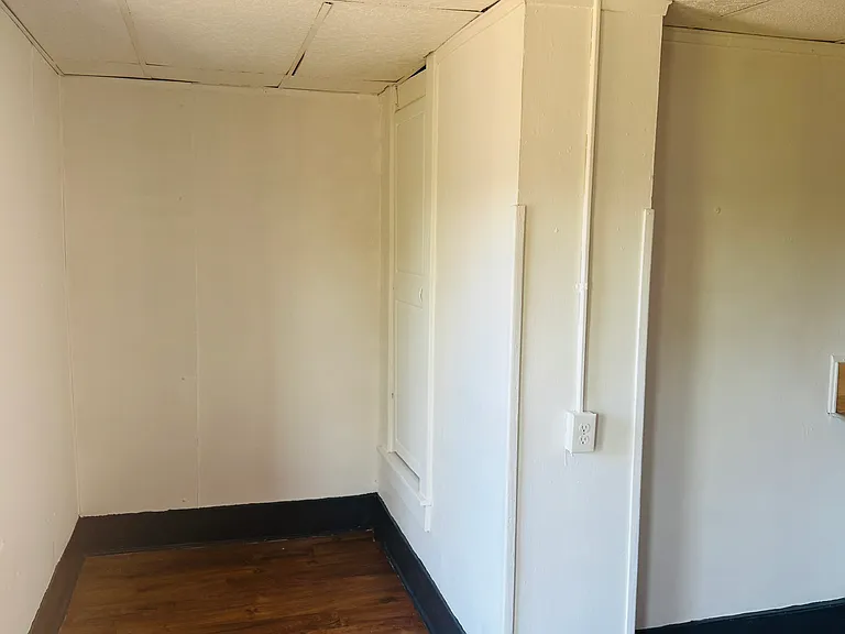 247 1/2 W Main St #1 — Photo 6