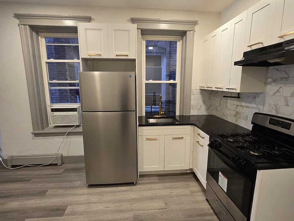 82 Bostwick Ave #1L