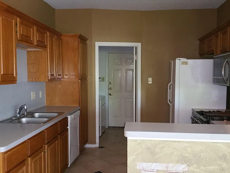5818 Spring Sq — Photo 11