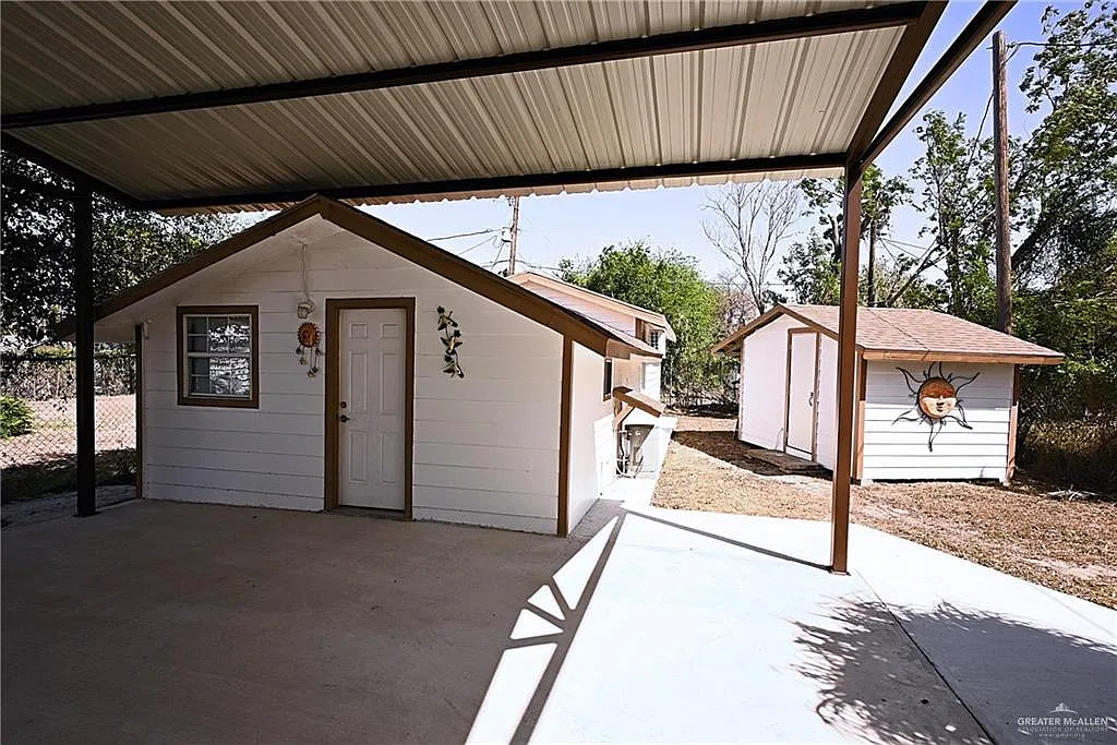 2 bed, 2.0 bath, 640 sqft, $800 — Photo 1