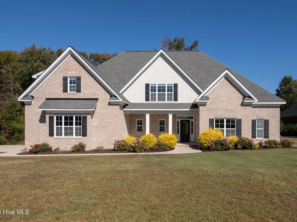 2611 Winding Cove Drive, Grimesland, NC 27837