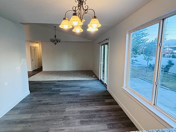 4th image of 3086 S Fernbush Dr