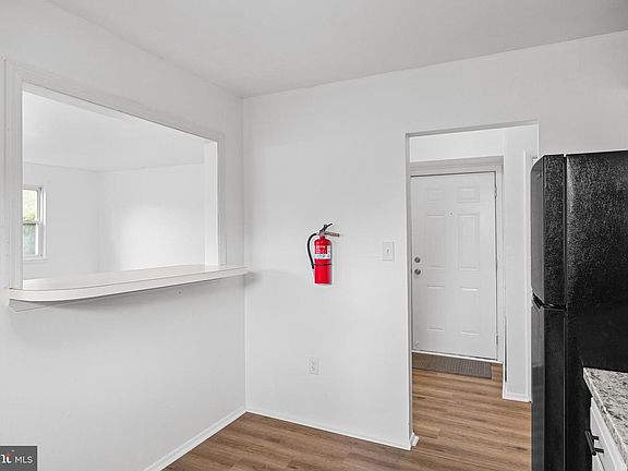 5th image of 3 Florence Tollgate Pl Unit 2