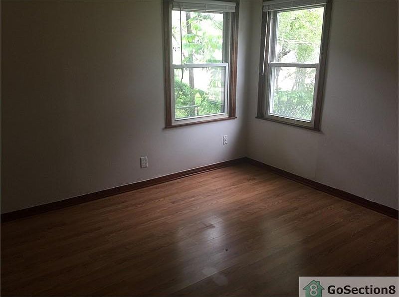 2nd image of 1647 S Fern Ave