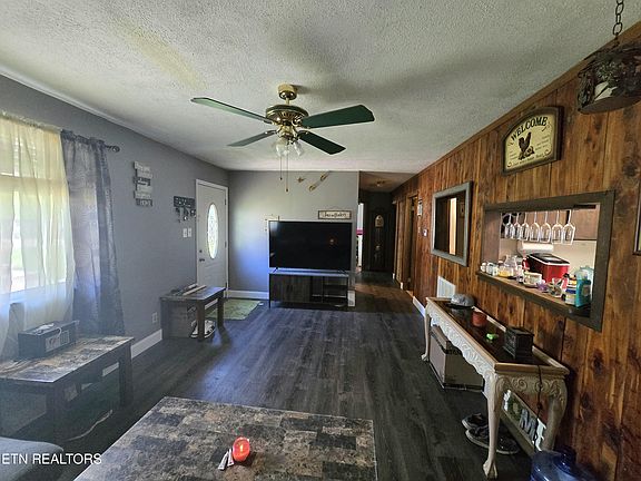 4th image of 1019 Cole Rd