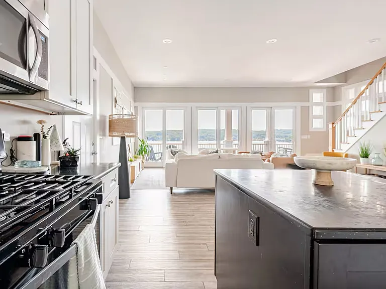 307 Lakeside Blvd — Photo 31