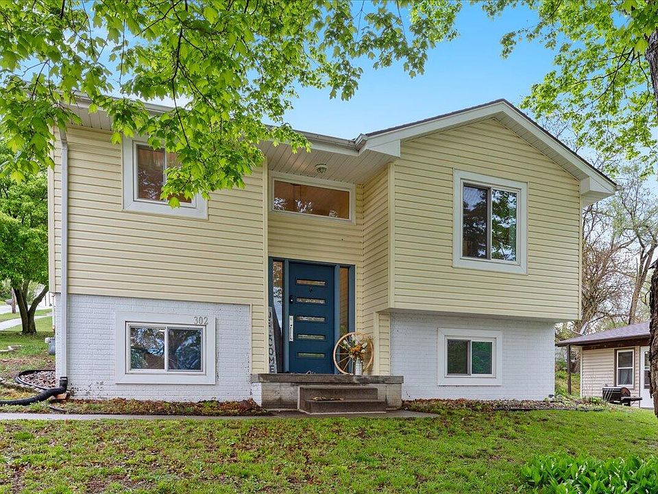1st image of 302 N Myrtle