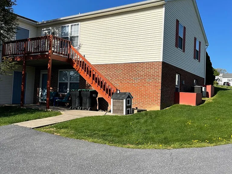 103 Weeping Willow Ln #B — Photo 2