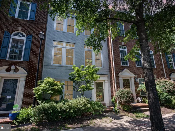 822 W Glebe Rd, Alexandria, VA 22305