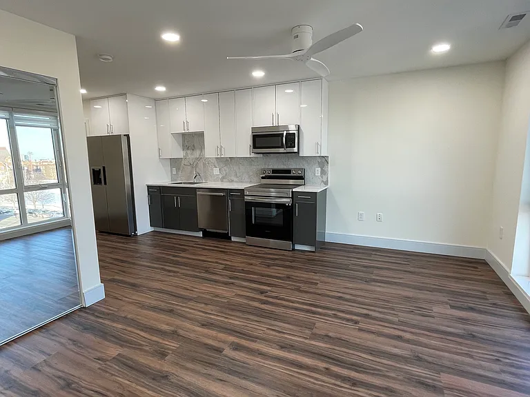 4906 Spruce St #403 — Photo 3
