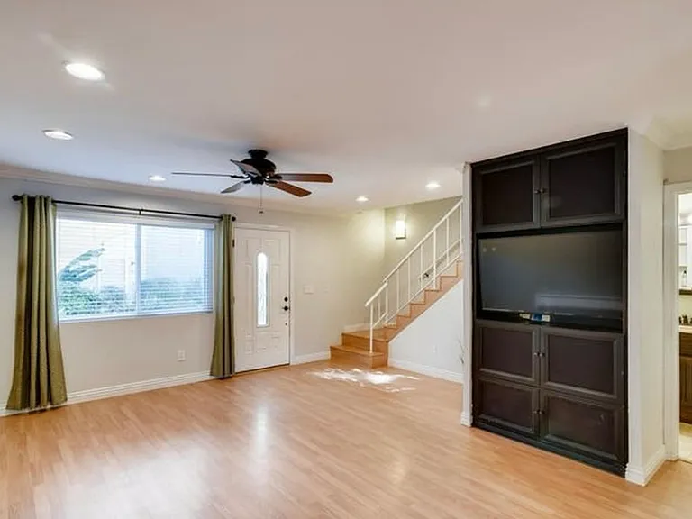 7807 Camino Glorita — Photo 3