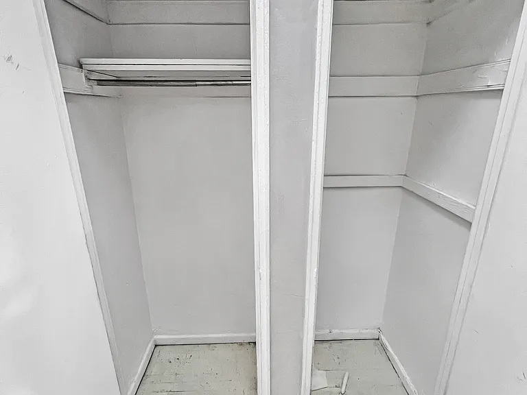 207 E 15th St #2K — Photo 5