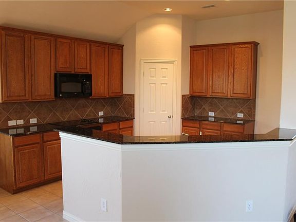 3rd image of 1019 Sunrise Dr