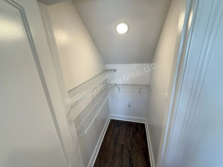 616 Cottage Grove Cir — Photo 11