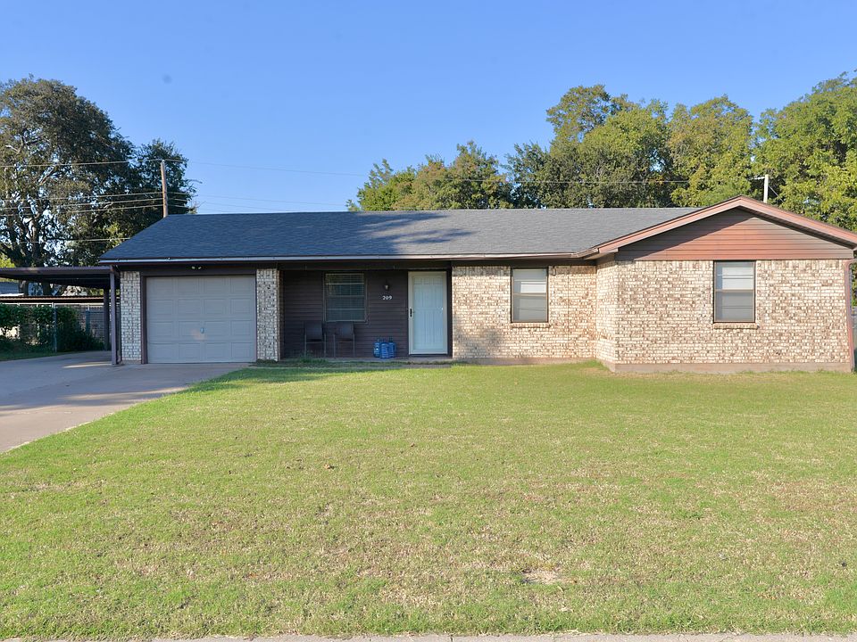 1st image of 209 Dogwood Ln