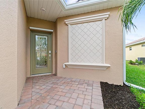 4th image of 2641 Vine AVE
