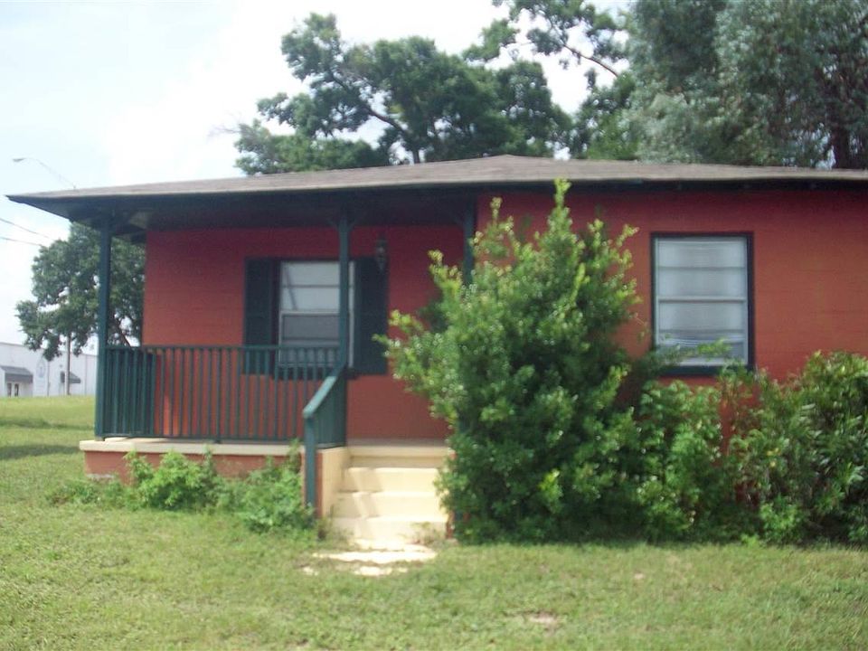 1st image of 2004 Barrancas Ave