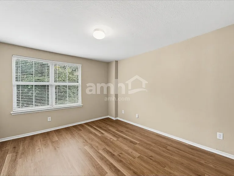 10518 Marengo Ln — Photo 18