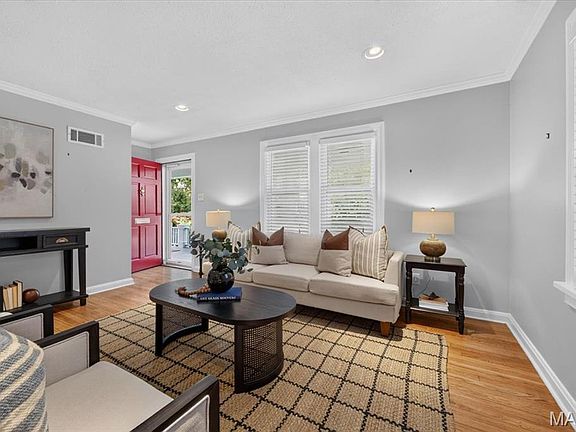 3rd image of 214 Way Ave