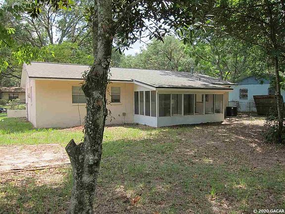 2nd image of 2546 NE 11th Pl