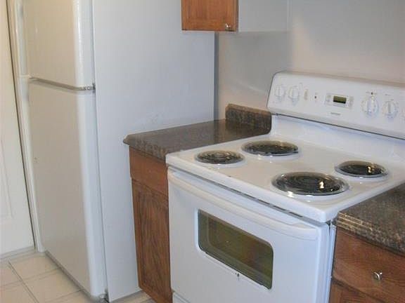 4th image of 609 Orange Ave