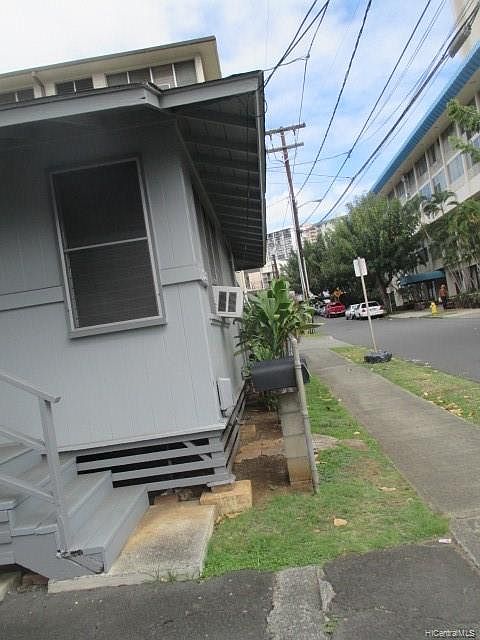 2nd image of 1133 Davenport St #A
