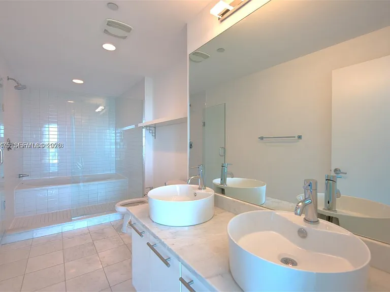 888 Biscayne Blvd #2410 — Photo 8