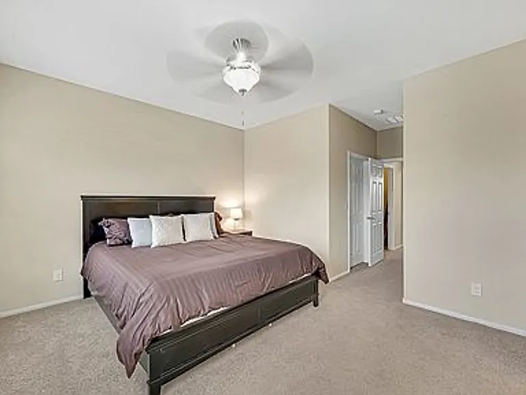 9122 Island Wolf Ave — Photo 17
