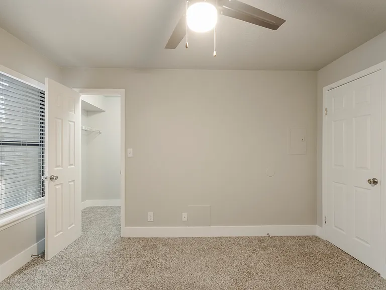 Waterside Apartments Tulsa — Photo 12