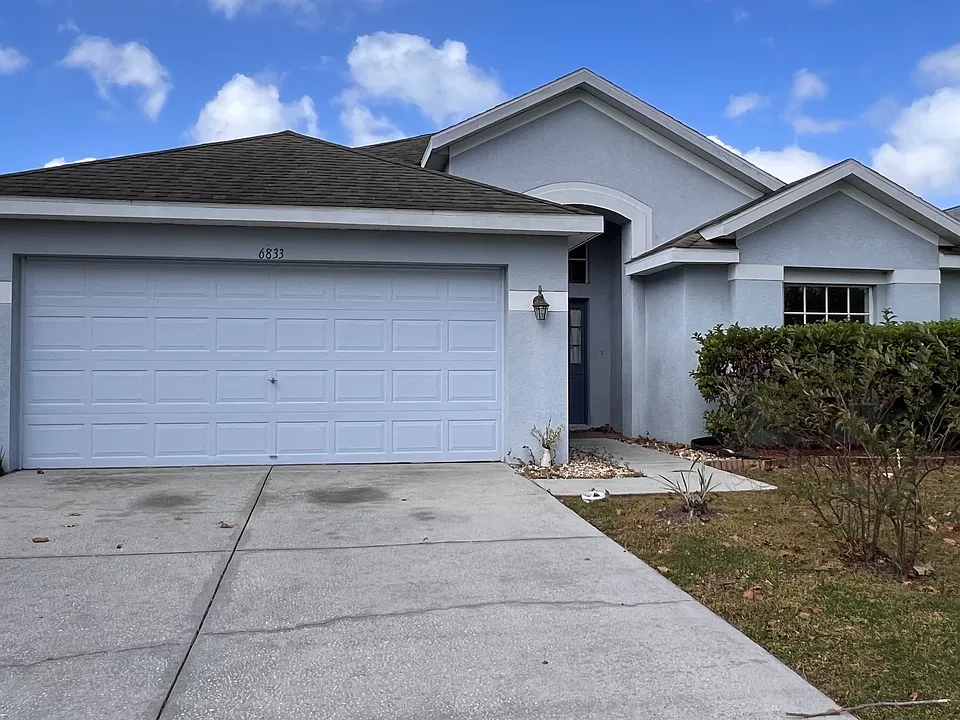 6833 Runner Oak Dr