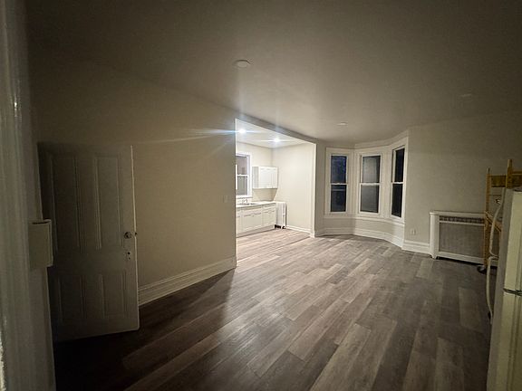 5th image of 113 N 4th St APT H