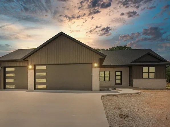 2599 N Stellita Cir, De Pere, WI 54115