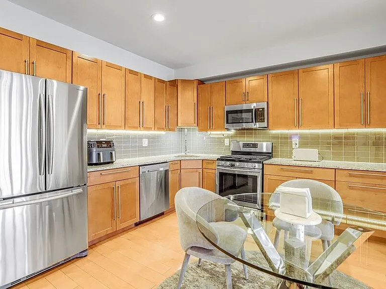 816 Kennedy St NW #2 — Photo 16