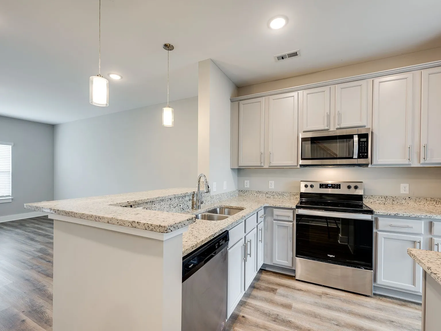 2 bed, 2.5 bath, 1190 sqft, $1,695 — Photo 3